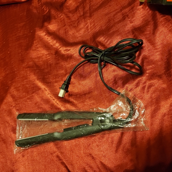 Revlon hair straighten flat iron 1" tourmaline - Picture 2 of 2